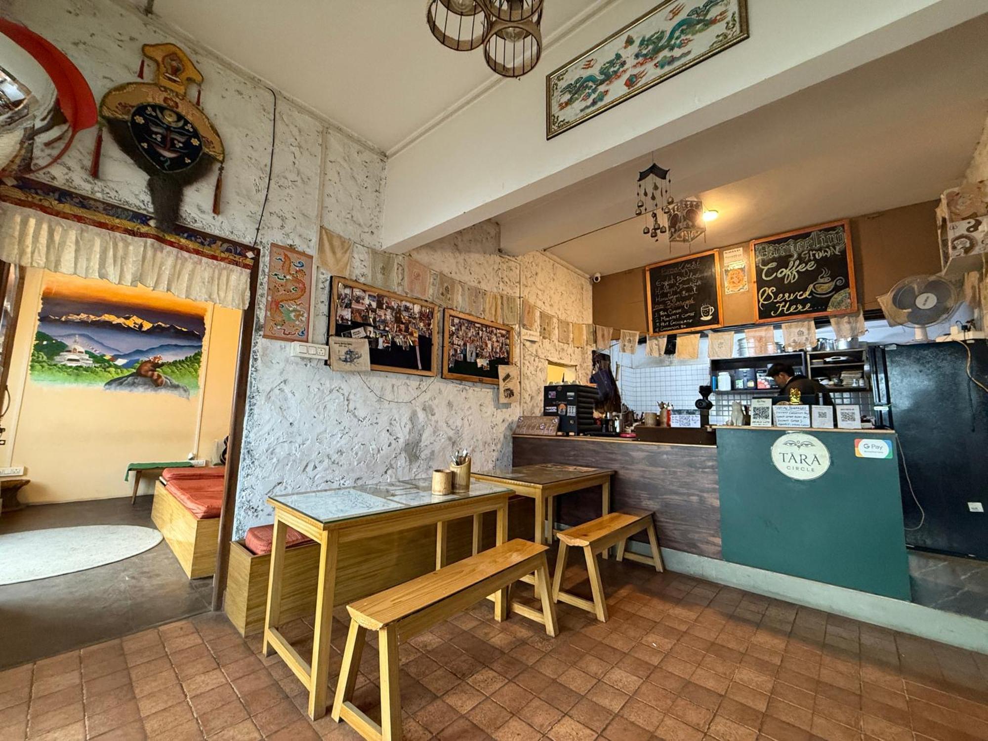 Tara Circle Hostel Дарджилинг Экстерьер фото